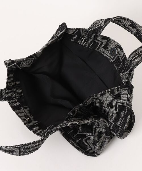 PENDLETON(ペンドルトン)の「【 PENDLETON / ペンドルトン 】JAQUARD DENIM BAG / ジャガードデニムバッグ(トートバッグ・レディース・ブラック/インディゴブルー・FREE)」の11枚目の写真