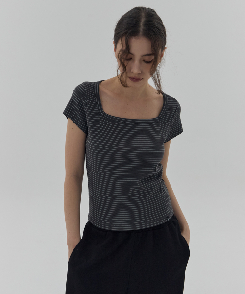 DEARSTALKER（ディアストーカー）の「D. BASIC STRIPE SQUARE-NECK T - 3 COLOR（Tシャツ/カットソー・レディース・ホワイト/ブラック/チャコール・FREE）」の5枚目の写真