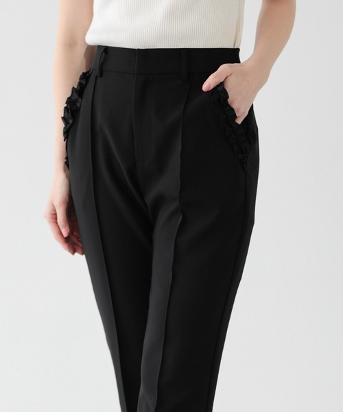Fit more（フィットモア）の「フリルスリットテーパードパンツ（その他パンツ・レディース・ピンク/ホワイト/ブラック・M/S/PS）」の6枚目の写真