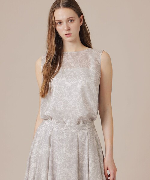 MACKINTOSH LONDON(マッキントッシュ ロンドン)の「リーフプリントノースリーブブラウス(シャツ/ブラウス・レディース・ブルー/ベージュ・38/40)」の1枚目の写真