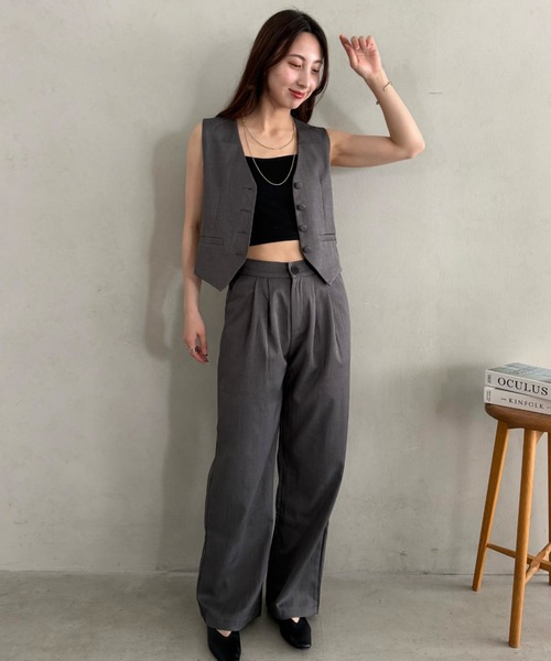 MYMOOD.(マイムード)の「シーン選ばず着用可◎コンパクトベスト×ストレートパンツセットアップ(セットアップ・レディース・ブラック/ベージュ/グレー・FREE)」の10枚目の写真