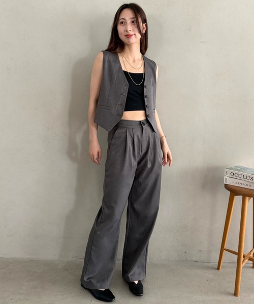 MYMOOD.(マイムード)の「シーン選ばず着用可◎コンパクトベスト×ストレートパンツセットアップ(セットアップ・レディース・ブラック/ベージュ/グレー・FREE)」の13枚目の写真