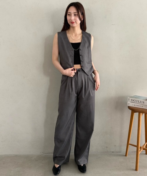 MYMOOD.(マイムード)の「シーン選ばず着用可◎コンパクトベスト×ストレートパンツセットアップ(セットアップ・レディース・ブラック/ベージュ/グレー・FREE)」の12枚目の写真