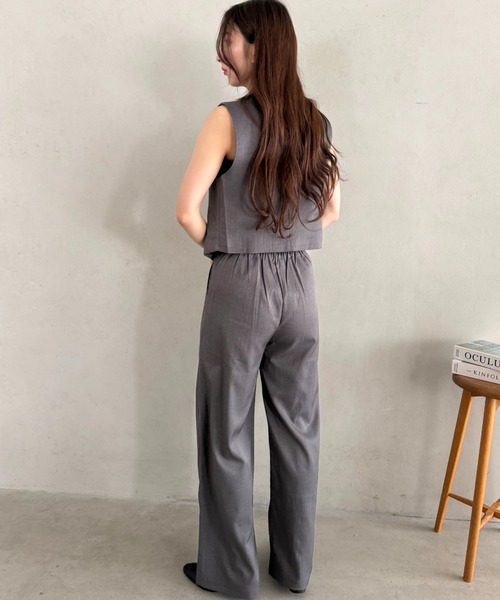 MYMOOD.(マイムード)の「シーン選ばず着用可◎コンパクトベスト×ストレートパンツセットアップ(セットアップ・レディース・ブラック/ベージュ/グレー・FREE)」の9枚目の写真