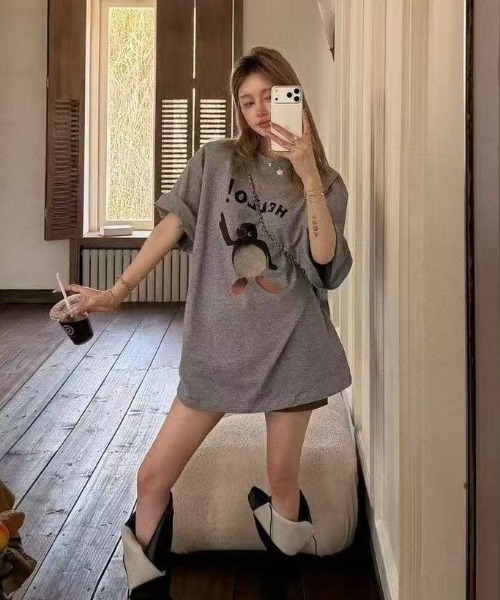 Lis ardent（リスアルダン）の「アニマルプリントTシャツ / ペンギン柄 / ビッグT（Tシャツ/カットソー・レディース・ホワイト/グレー・M）」の5枚目の写真