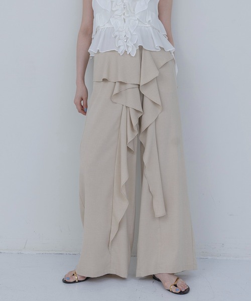 Eimee Law(エイミーロウ)の「ドレープフリル ワイドパンツ(その他パンツ・レディース・ライトベージュ/ネイビー・MEDIUM)」の16枚目の写真