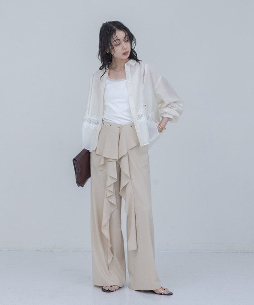 Eimee Law(エイミーロウ)の「ドレープフリル ワイドパンツ(その他パンツ・レディース・ライトベージュ/ネイビー・MEDIUM)」の17枚目の写真
