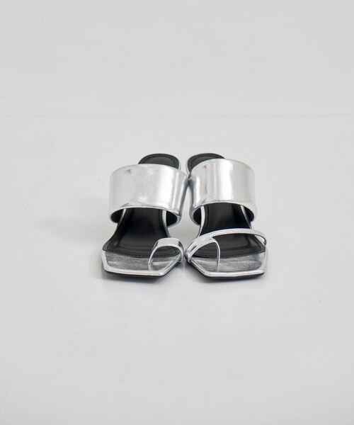 CITY TOKYO(シティトウキョウ)の「【CITY TOKYO/シティートウキョウ】Asymmetry Leather Sandal/アシンメトリーレザーサンダル(サンダル・レディース・ブラック/ホワイト/シルバー・1/2)」の1枚目の写真