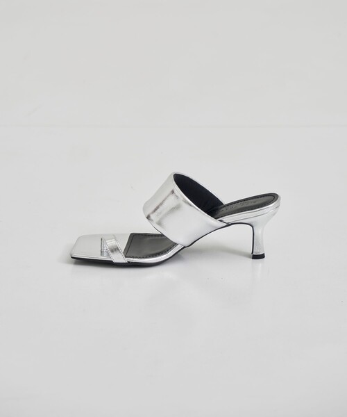 CITY TOKYO(シティトウキョウ)の「【CITY TOKYO/シティートウキョウ】Asymmetry Leather Sandal/アシンメトリーレザーサンダル(サンダル・レディース・ブラック/ホワイト/シルバー・1/2)」の5枚目の写真