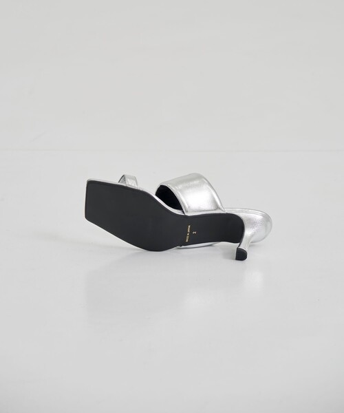 CITY TOKYO(シティトウキョウ)の「【CITY TOKYO/シティートウキョウ】Asymmetry Leather Sandal/アシンメトリーレザーサンダル(サンダル・レディース・ブラック/ホワイト/シルバー・1/2)」の6枚目の写真