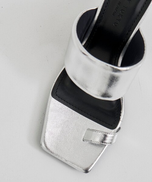 CITY TOKYO(シティトウキョウ)の「【CITY TOKYO/シティートウキョウ】Asymmetry Leather Sandal/アシンメトリーレザーサンダル(サンダル・レディース・ブラック/ホワイト/シルバー・1/2)」の7枚目の写真