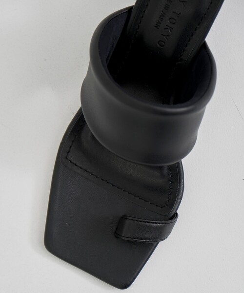 CITY TOKYO(シティトウキョウ)の「【CITY TOKYO/シティートウキョウ】Asymmetry Leather Sandal/アシンメトリーレザーサンダル(サンダル・レディース・ブラック/ホワイト/シルバー・1/2)」の19枚目の写真