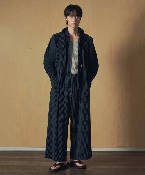 Yoyogi Pleats Wide Pants (Navy) TNPA6E108N2（スラックス）｜TNGT