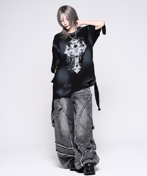 REFLEM(レフレム)の「『REFLEM/レフレム』ダブルガーゼダメージデザイントップス(Tシャツ/カットソー・レディース・ホワイト/ブラック・FREE)」の3枚目の写真