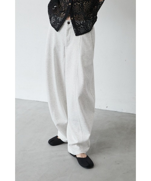 ANF.MUU(アンフムー)の「【再入荷】ベルトループ付きスウェットバレルレッグパンツ(スウェットパンツ・レディース・ライトグレー/ブラック/グレー・FREE)」の1枚目の写真