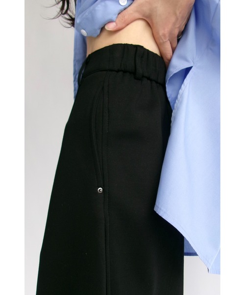 ANF.MUU(アンフムー)の「【再入荷】ベルトループ付きスウェットバレルレッグパンツ(スウェットパンツ・レディース・ライトグレー/ブラック/グレー・FREE)」の10枚目の写真