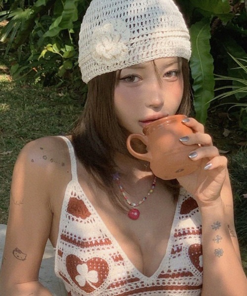 HALEY PESCA(ヘーリーペスカ)の「HALEY PESCA/スパンコールアクセント フラワーニットビーニー(ニットキャップ/ビーニー・レディース・ブルー/ホワイト/ピンク/ブラック・FREE)」の5枚目の写真