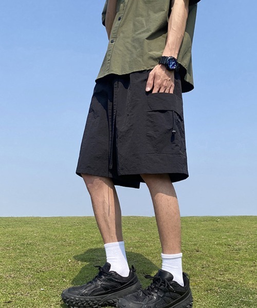 KELVIN(ケルヴァン)の「Utility Cargo Shorts ユーティリティカーゴショーツ(その他パンツ・メンズ・ブラック/ベージュ・MEDIUM/LARGE)」の2枚目の写真