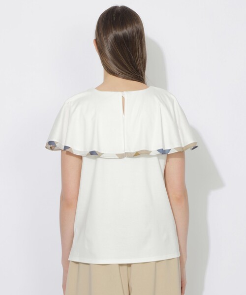 CB CRESTBRIDGE(シービークレストブリッジ)の「【Quiet checkシリーズ】ラッフルケープトップス(Tシャツ/カットソー・レディース・ブラック/ブルー/オフホワイト・M)」の6枚目の写真