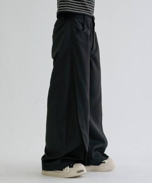 EPNK(イーピーエヌケー)の「Switch seam flare slacks / スイッチシームフレアスラックス(スラックス・メンズ・チャコールグレー/ブラック・SMALL/LARGE/MEDIUM)」の5枚目の写真