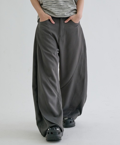 EPNK(イーピーエヌケー)の「Switch seam flare slacks / スイッチシームフレアスラックス(スラックス・メンズ・チャコールグレー/ブラック・SMALL/LARGE/MEDIUM)」の16枚目の写真