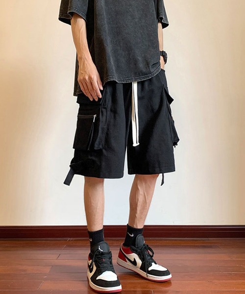 WESTBOY(ウエストボーイ)の「ストリート マルチポケット ストラップ カーゴショーツ WO26S14PT15(その他パンツ・メンズ・ブラック・XL/M/L)」の2枚目の写真