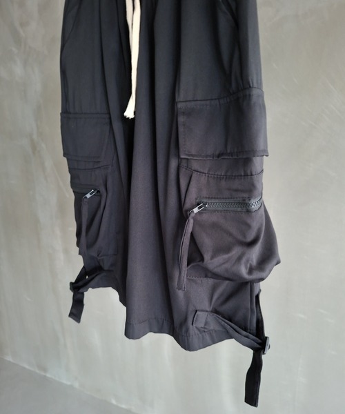 WESTBOY(ウエストボーイ)の「ストリート マルチポケット ストラップ カーゴショーツ WO26S14PT15(その他パンツ・メンズ・ブラック・XL/M/L)」の17枚目の写真