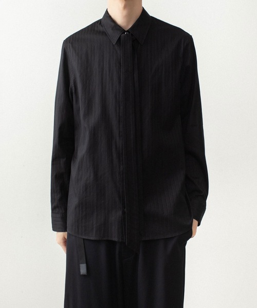 ATTACHMENT(アタッチメント)の「コットン シャドーストライプ ブロード ナロータイ L/S シャツ / CO SHADOW STRIPE BROAD NARROW TIE L/S SHIRT(シャツ/ブラウス・メンズ・オフホワイト/ブラック/カーキ・1/3/2)」の2枚目の写真