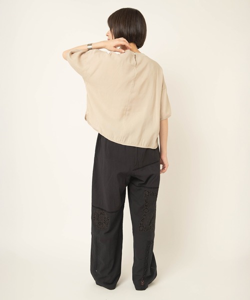 RNA-N(アールエヌエーエヌ)の「B2978 リブコンビヘムカーブプルオーバー(Tシャツ/カットソー・レディース・グレイッシュベージュ/ブラック/レッド・FREE)」の11枚目の写真
