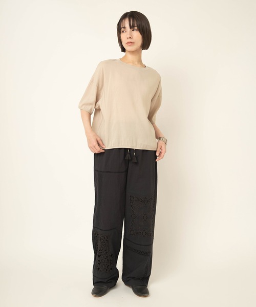 RNA-N(アールエヌエーエヌ)の「B2978 リブコンビヘムカーブプルオーバー(Tシャツ/カットソー・レディース・グレイッシュベージュ/ブラック/レッド・FREE)」の9枚目の写真