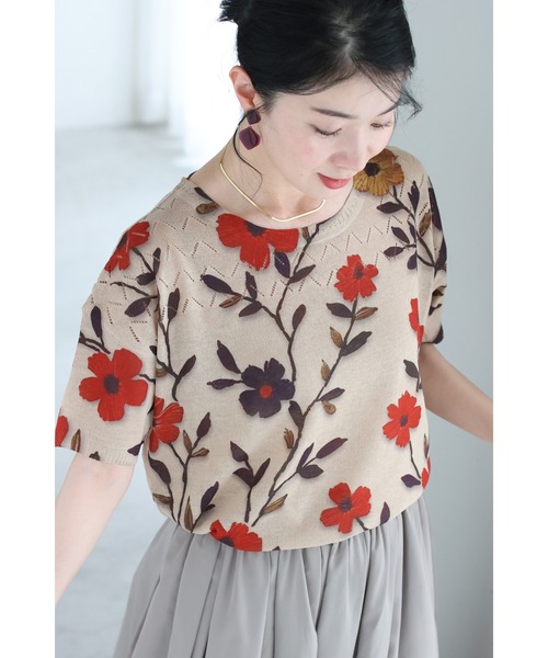 cawaii(カワイイ)の「彩る花の涼しいサマーニットカットソートップス(ニット/セーター・レディース・ベージュ・FREE)」の8枚目の写真