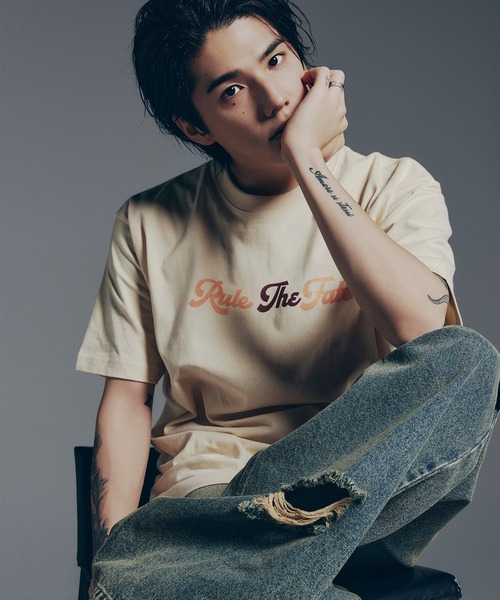 RULE THE FATE(ルールザフェイト)の「RTF LETTERING TEE/レタリングTシャツ(Tシャツ/カットソー・メンズ・ベージュ/ブラック・2/1/0)」の2枚目の写真