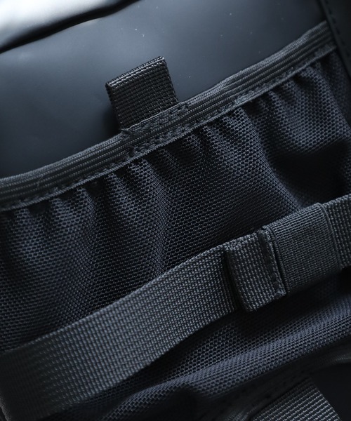 GERRY（ジェリー）の「GERRY 撥水加工 ボトル外側収納 ショルダーバッグ BAG 男女兼用（ショルダーバッグ・メンズ・ブラック・FREE）」の7枚目の写真