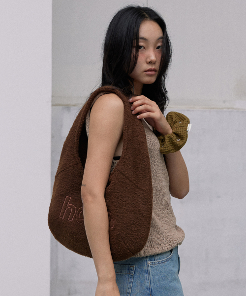 HAVEAWHALE(ハブアホエール)の「mini wool pebble bag (BR)(ショルダーバッグ・レディース・その他・FREE)」の1枚目の写真