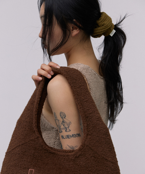 HAVEAWHALE(ハブアホエール)の「mini wool pebble bag (BR)(ショルダーバッグ・レディース・その他・FREE)」の7枚目の写真