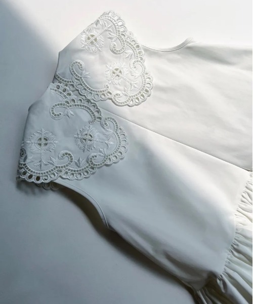BIRTHDAY BASH(バースデイバッシュ)の「LACE COLLAR NS TOPS(レースカラーNSトップス)(シャツ/ブラウス・レディース・ブラック/ホワイト・MEDIUM/SMALL)」の6枚目の写真