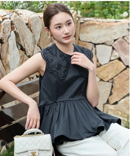 BIRTHDAY BASH(バースデイバッシュ)の「LACE COLLAR NS TOPS(レースカラーNSトップス)(シャツ/ブラウス・レディース・ブラック/ホワイト・MEDIUM/SMALL)」の4枚目の写真