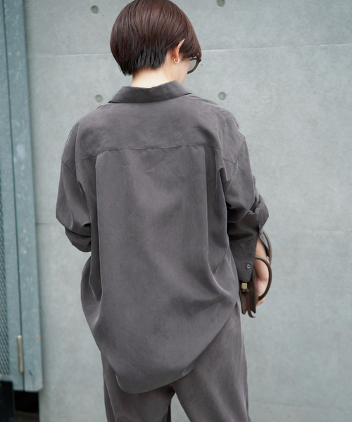 IENA(イエナ)の「《/手洗い可》フィブリルキュプラミックスシャツ(シャツ/ブラウス・レディース・チャコールグレー/カーキ・FREE)」の11枚目の写真