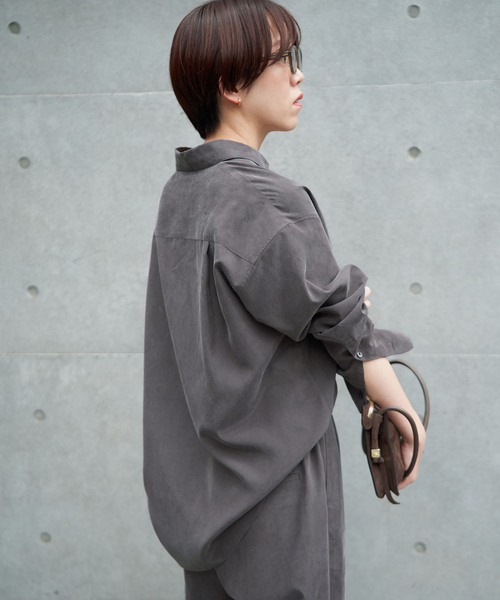 IENA(イエナ)の「《/手洗い可》フィブリルキュプラミックスシャツ(シャツ/ブラウス・レディース・チャコールグレー/カーキ・FREE)」の12枚目の写真
