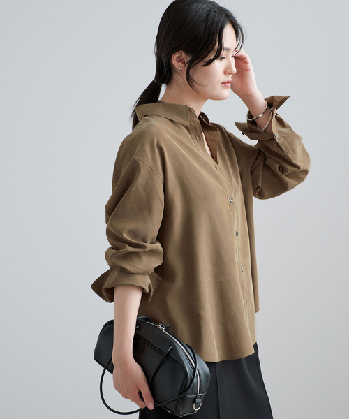 IENA(イエナ)の「《/手洗い可》フィブリルキュプラミックスシャツ(シャツ/ブラウス・レディース・チャコールグレー/カーキ・FREE)」の16枚目の写真