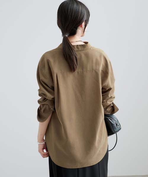 IENA(イエナ)の「《/手洗い可》フィブリルキュプラミックスシャツ(シャツ/ブラウス・レディース・チャコールグレー/カーキ・FREE)」の17枚目の写真