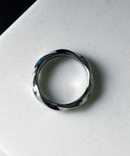 cii(シー)の「Uneven ring(リング・メンズ・シルバー・FREE)」の1枚目の写真