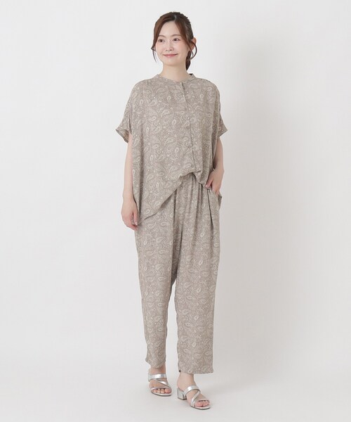 one'sterrace(ワンズテラス)の「【ひんやり】接触冷感 テーパードパンツ(その他パンツ・レディース・その他/ブラウン系8/ブラック系8・02)」の17枚目の写真