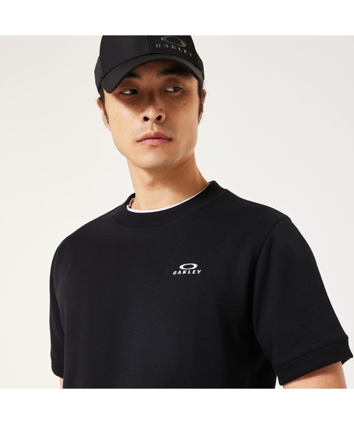 OAKLEY(オークリー)の「オークリー FOUNDATIONAL FLEECE S/S CREW 1.0 トップス/ スポーツ・トレーニング/OAKLEY(その他トップス・メンズ・ブラック・L/M/S)」の2枚目の写真