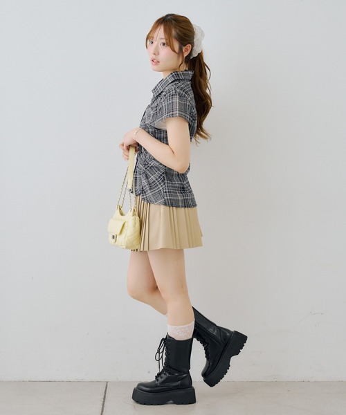 continuer de NICE CLAUP(コンティニューデナイスクラップ)の「最旬のトレンドアイテム!フロントギャザーコンパクトシャツ(シャツ/ブラウス・レディース・ブルー/ブラウン/ネイビー/ブラック・FREE)」の17枚目の写真