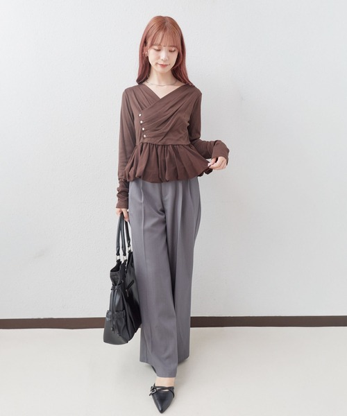 archives（アルシーヴ）の「【ＯＮかわ】タックドレープバルーンドッキングＴＯＰＳ（Tシャツ/カットソー・レディース・ブラック/ブラウン/グレー/オフホワイト・MEDIUM）」の6枚目の写真