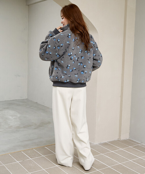 MARY QUANT(マリークワント)の「MARY QUANT × PUBLUX/マリークワント 別注 相良 ワッペン 花柄 ボアブルゾン 限定展開(ブルゾン・レディース・グレー/ブラウン/ベージュ・フリ-)」の11枚目の写真