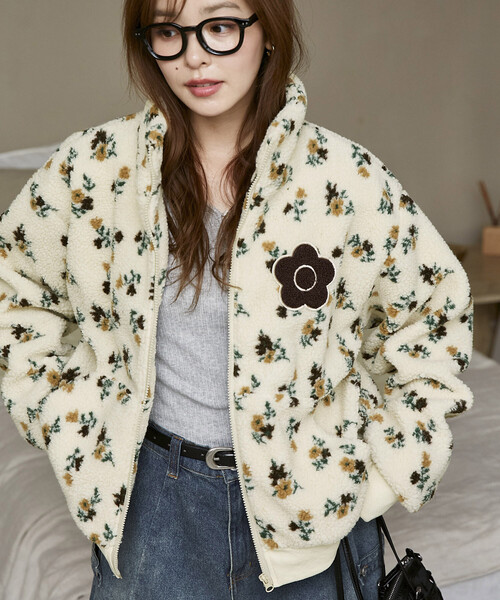 MARY QUANT(マリークワント)の「MARY QUANT × PUBLUX/マリークワント 別注 相良 ワッペン 花柄 ボアブルゾン 限定展開(ブルゾン・レディース・グレー/ブラウン/ベージュ・フリ-)」の22枚目の写真