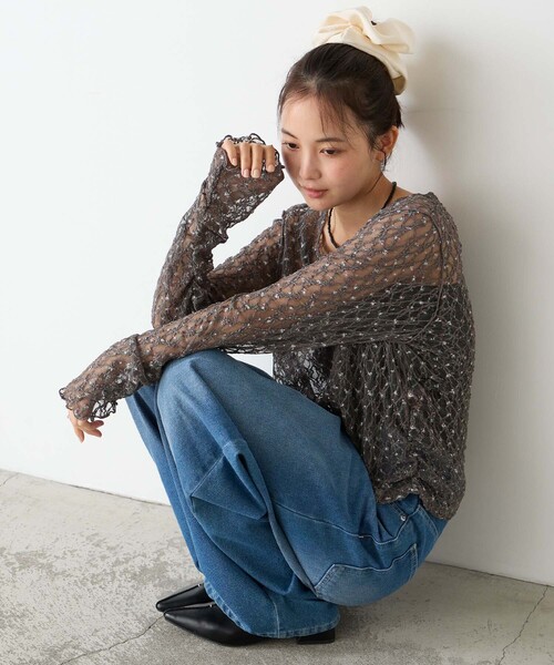 forksy.(フォルクシー)の「【forksy.】レースシアー シャーリングロンT / 花柄・ドット(Tシャツ/カットソー・レディース・ブラック系/グレー系/ブラック系1/グレー系1/ホワイト系1/ホワイト系・FREE)」の6枚目の写真