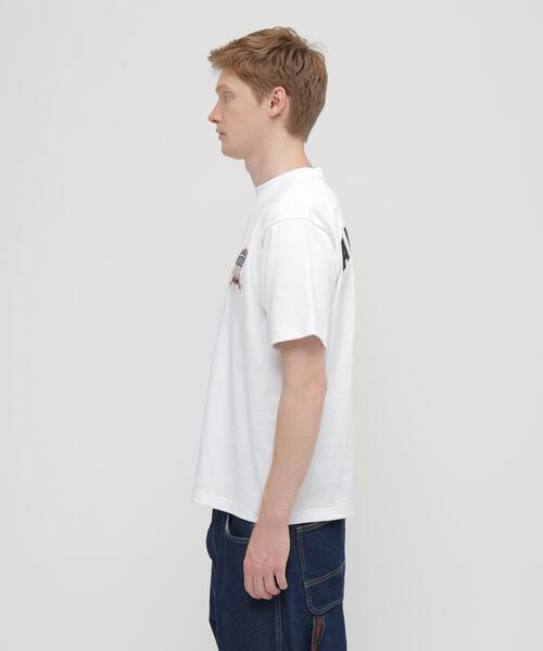 AVIREX(アヴィレックス)の「SIGNATURE VARSITY LOGO T-SHIRT / シグネチャーバーシティー ロゴ 半袖Tシャツ / AVIREX / アヴィレックス(Tシャツ/カットソー・メンズ・ホワイト/ブラック/レッド/ブルー・MEDIUM/LARGE/X-LARGE/XX-LARGE)」の14枚目の写真